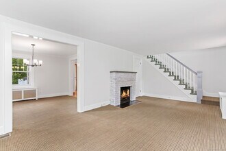 5 Hunter St in Greenwich, CT - Building Photo - Building Photo