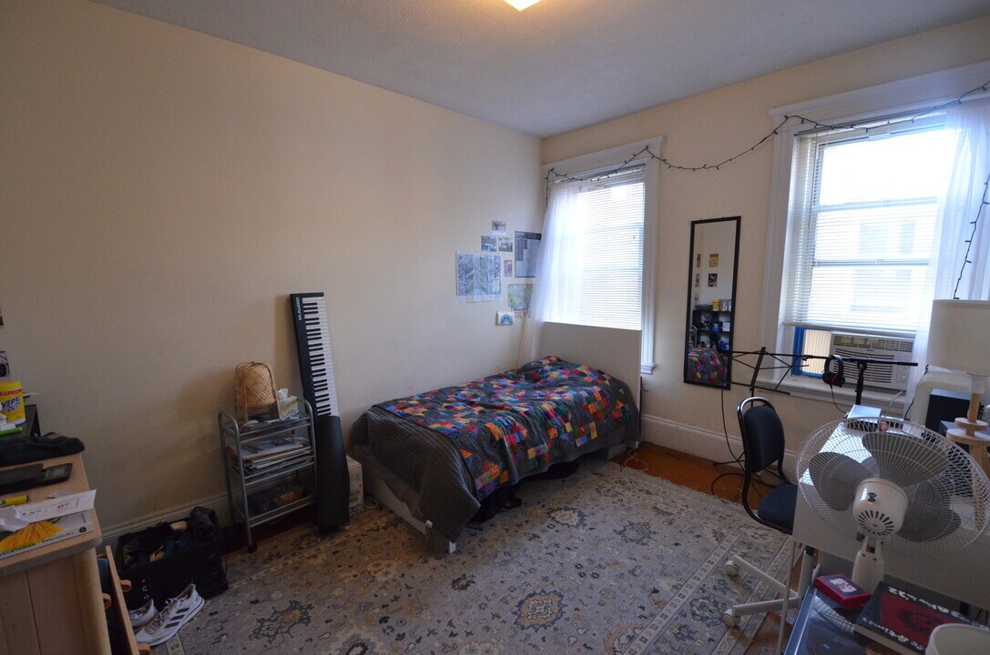80 Kilmarnock St, Unit 27 in Boston, MA - Building Photo