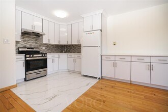 147-45 Barclay Ave in Queens, NY - Building Photo - Building Photo