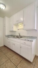 1327 Grand Ave, Unit 10 in San Diego, CA - Building Photo - Building Photo