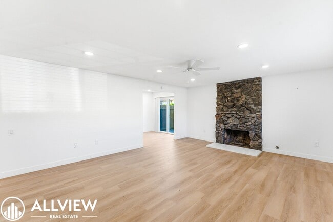 16781 Bardon Ln in Huntington Beach, CA - Building Photo - Building Photo