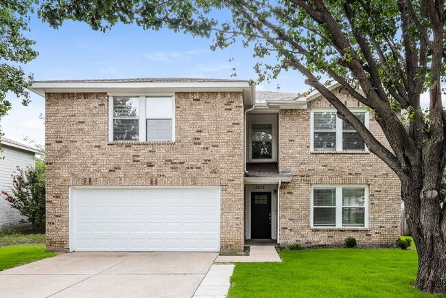 property at 2216 Overlook Ln