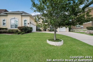 18211 Branson Falls in San Antonio, TX - Foto de edificio - Building Photo