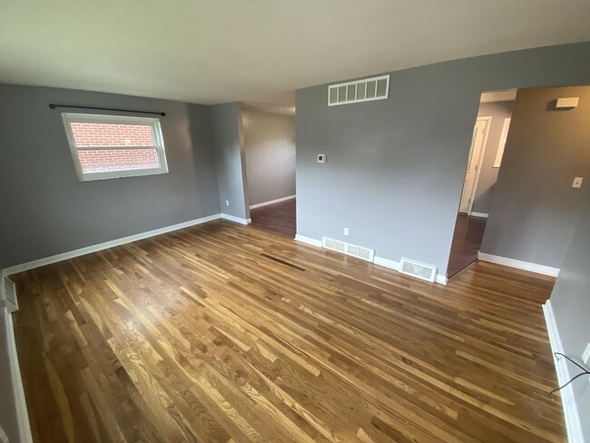 5366 Romance Ln in Cincinnati, OH - Building Photo - Building Photo