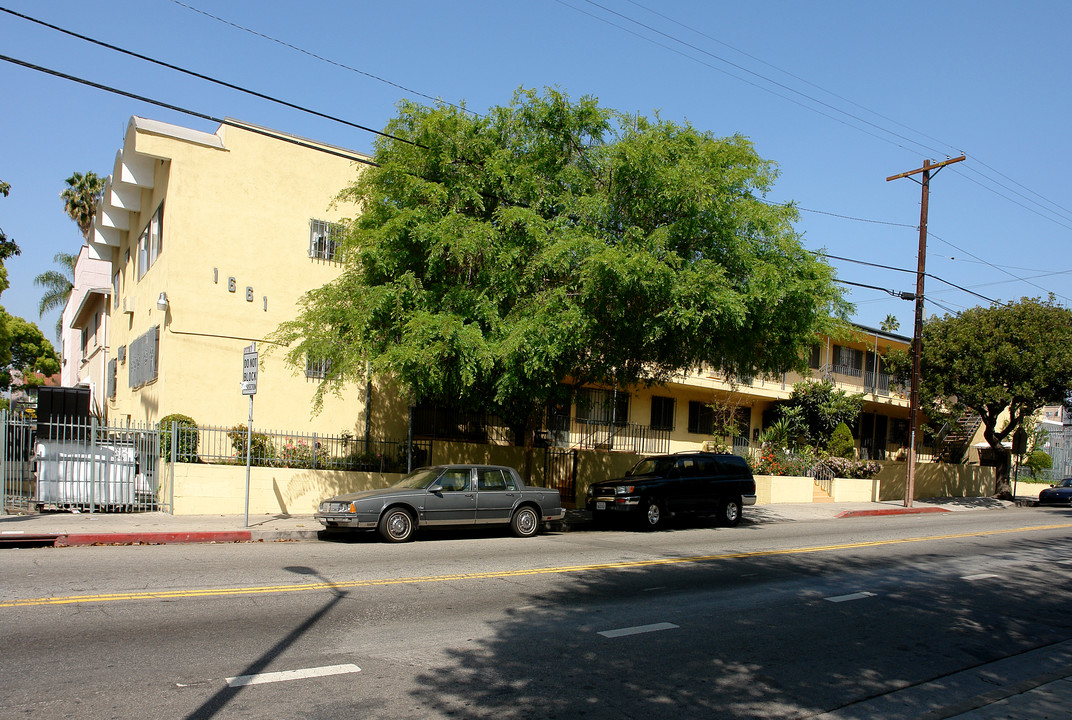 1661 N Wilton Pl in Los Angeles, CA - Building Photo