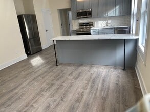 110 Schley St, Unit 1R in Newark, NJ - Building Photo - Building Photo