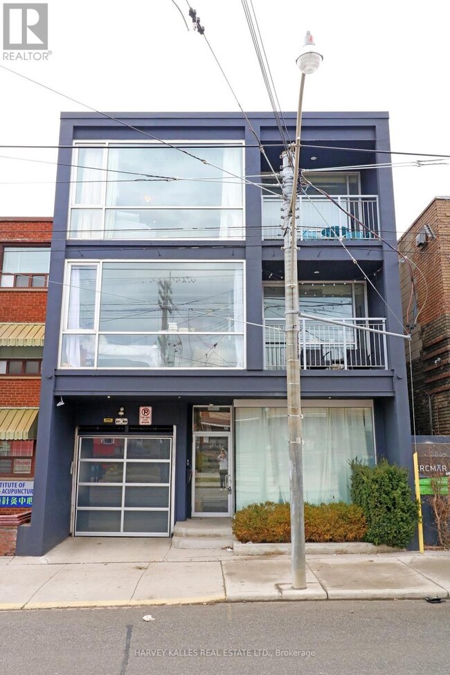 214-214 Bathurst St