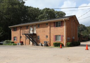 Indian Creek Apartments in Clarkston, GA - Foto de edificio - Building Photo