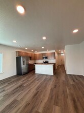 3743 S Roosevelt Pl in Kennewick, WA - Building Photo - Building Photo