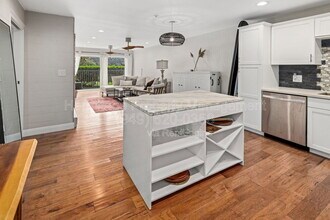 500 Cagney Ln in Newport Beach, CA - Building Photo - Building Photo