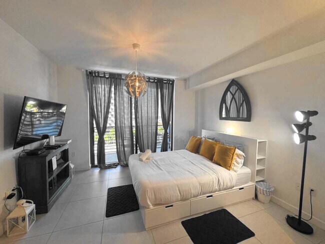 5350 NW 84th Ave, Unit SI FL7-ID1353133P in Doral, FL - Foto de edificio - Building Photo