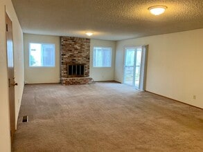 825 Terry St in Monterey, CA - Building Photo - Building Photo