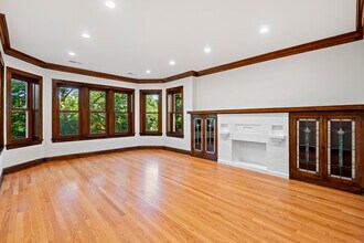 5851 N Virginia Ave, Unit 2 in Chicago, IL - Building Photo - Building Photo