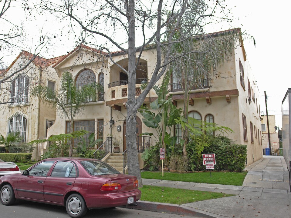 330 N Orange Grove Ave in Los Angeles, CA - Foto de edificio