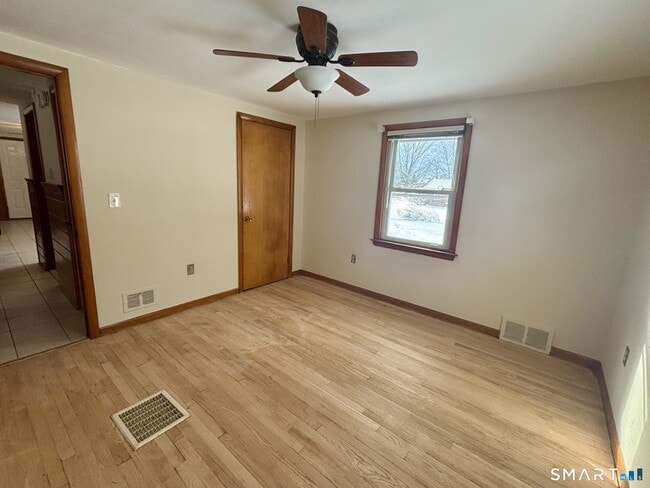 148 Edgewood Dr in Torrington, CT - Building Photo - Building Photo