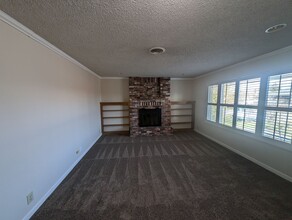 6738 El Camino Dr in Redding, CA - Building Photo - Building Photo