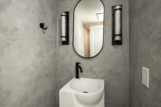 2 Bahama Bend in Coronado, CA - Building Photo - Building Photo