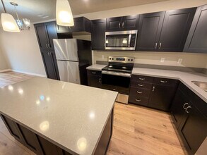 1032 E 400 S, Unit 102B in Salt Lake City, UT - Foto de edificio - Building Photo