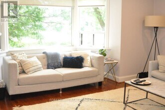 92 Kimbark Blvd in Toronto, ON - Building Photo - Building Photo