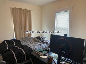 91 Windsor Rd in Medford, MA - Foto de edificio - Building Photo