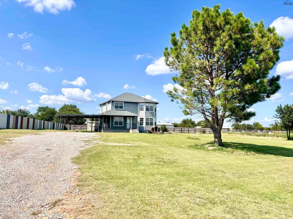 2293 TX-79 in Wichita Falls, TX - Building Photo