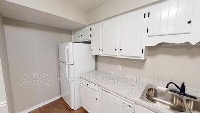 4010 S Bend Dr in Winston-Salem, NC - Building Photo - Building Photo