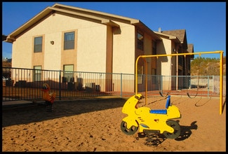 Ladera Village in Farmington, NM - Foto de edificio - Building Photo