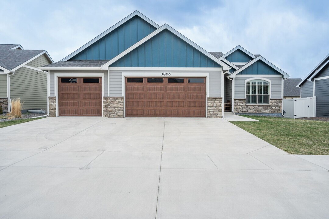 3806 Edison Ave in Cheyenne, WY - Building Photo