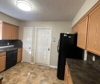 7929 Comal St photo'