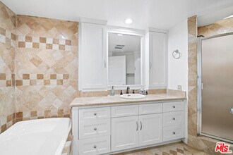 2461 Jupiter Dr in Los Angeles, CA - Building Photo - Building Photo