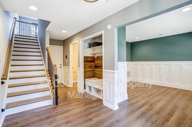 property at 2908 Pinebrook Rd