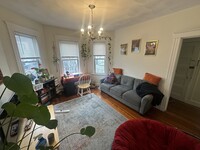 23 Harold St, Unit 2 in Somerville, MA - Foto de edificio - Building Photo