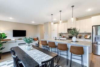 Summerwell Maple Grove in Maple Grove, MN - Building Photo - Building Photo