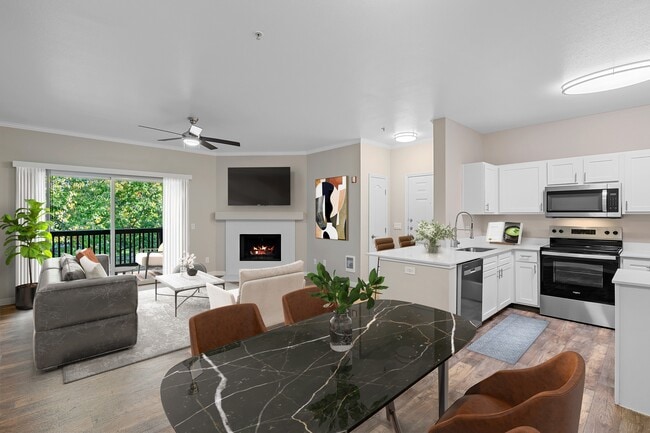 Cortland Village Apartment Homes in Hillsboro, OR - Foto de edificio - Building Photo