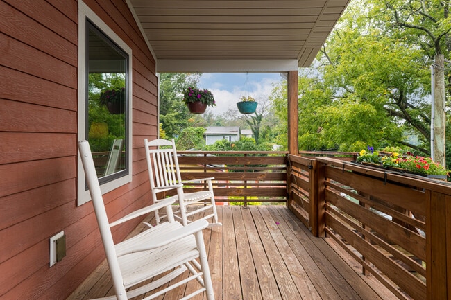 11 Alta Ave in Asheville, NC - Building Photo - Building Photo