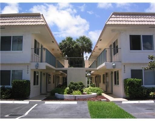 2300 SE 2nd St in Pompano Beach, FL - Building Photo