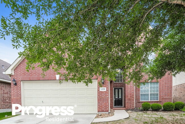 property at 4939 Forest Hurst Dr