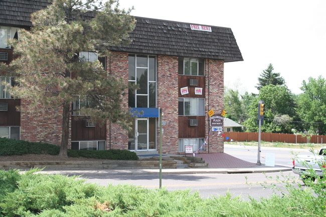 Wellington Plaza Apartments in Denver, CO - Building Photo - Building Photo