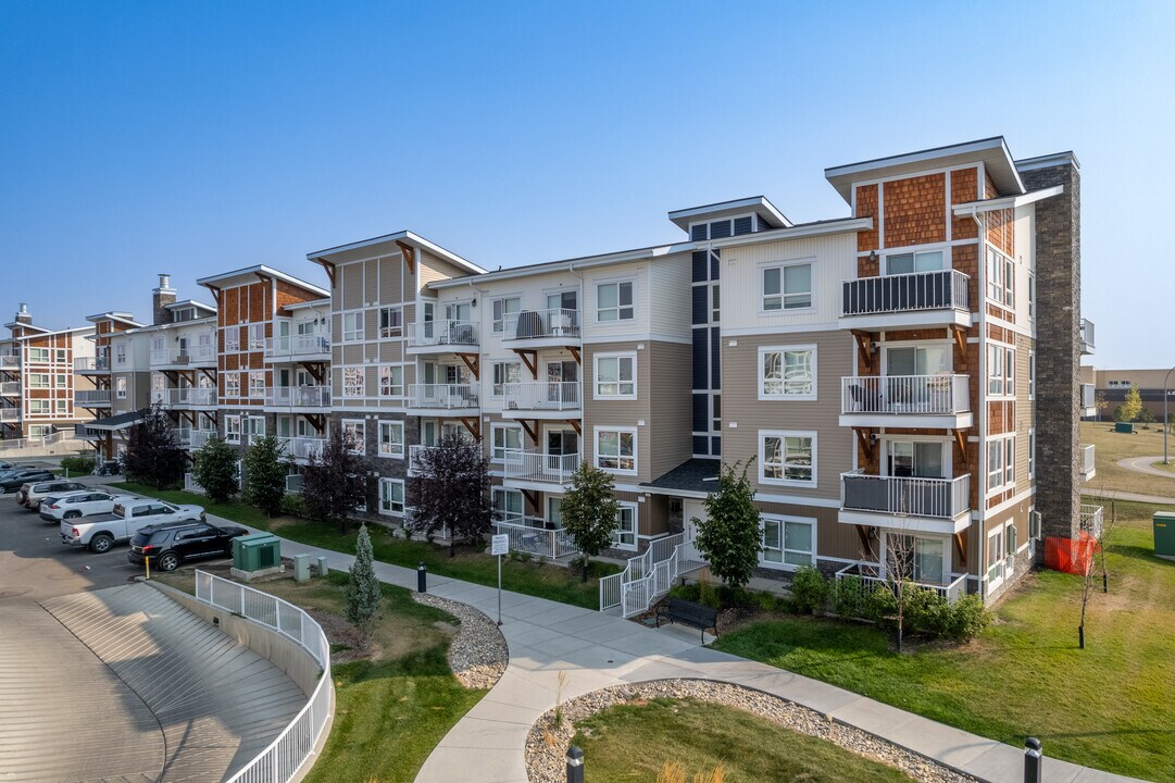 2000 Skyview Ranch Dr NE in Calgary, AB - Building Photo