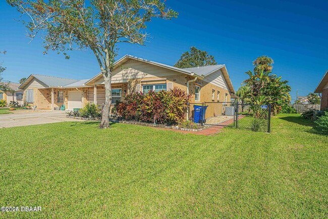 25 Laughing Gull Ln in Edgewater, FL - Building Photo - Building Photo