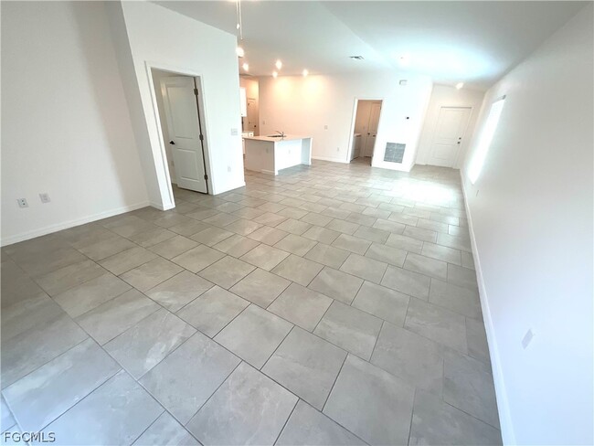 property at 3905 Treasure Oak Wy