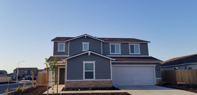 6101 Caruso Ave in Bakersfield, CA - Building Photo - Building Photo