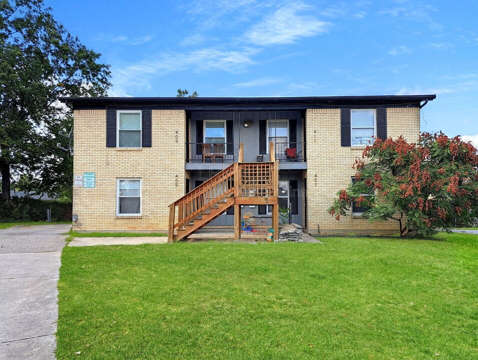 407 Garrison Ct in Louisville, KY - Building Photo