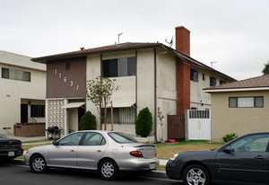 11637 Eucalyptus Ave Apartments