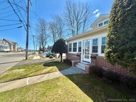 21 Dixon St in Milford, CT - Building Photo