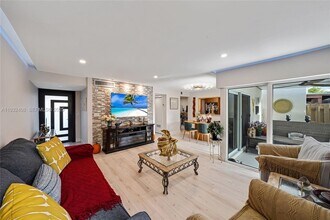 10310 NW 5th Terrace in Miami, FL - Building Photo - Building Photo