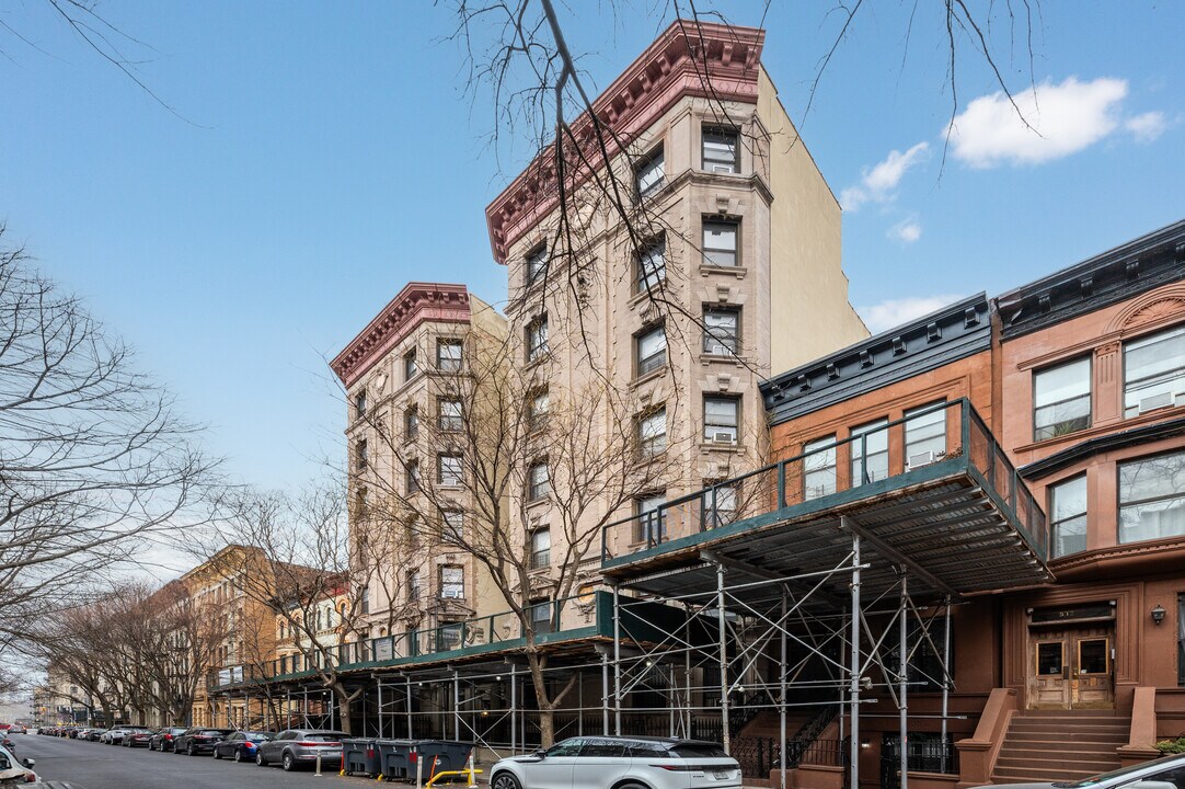 537 W 149th St in New York, NY - Building Photo