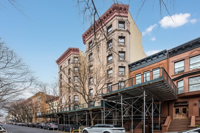 537 W 149th St
