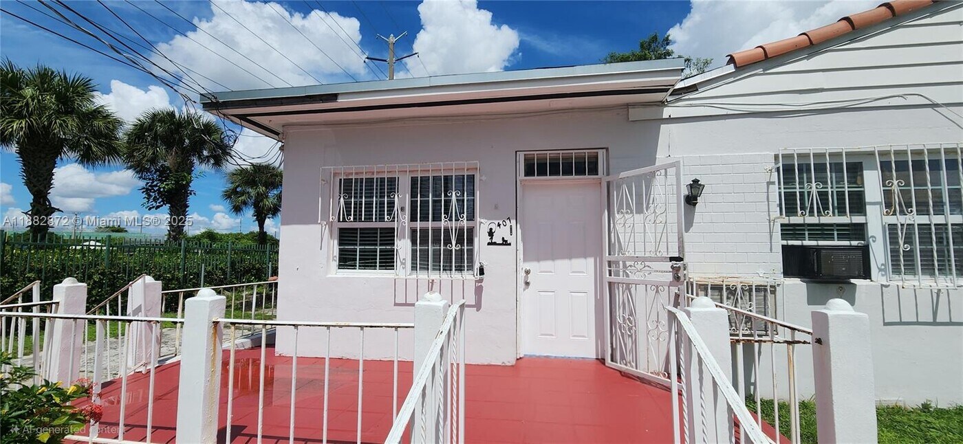 405 NW 64th St in Miami, FL - Building Photo