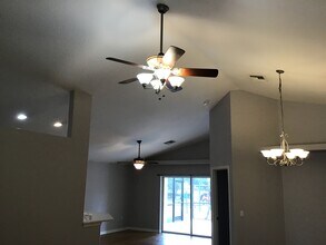 33347 Irongate Dr in Leesburg, FL - Building Photo - Building Photo